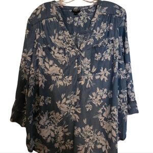 NWOT Torrid Harper Light Denim Blue And White Top Size 1.